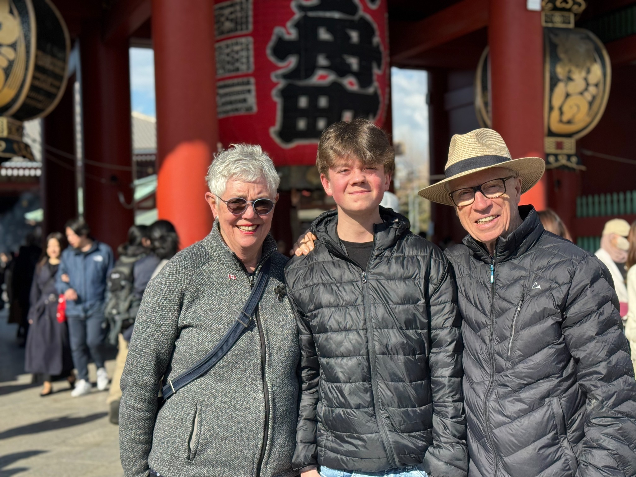 Guests visiting the grand red lantern at Senso-ji
